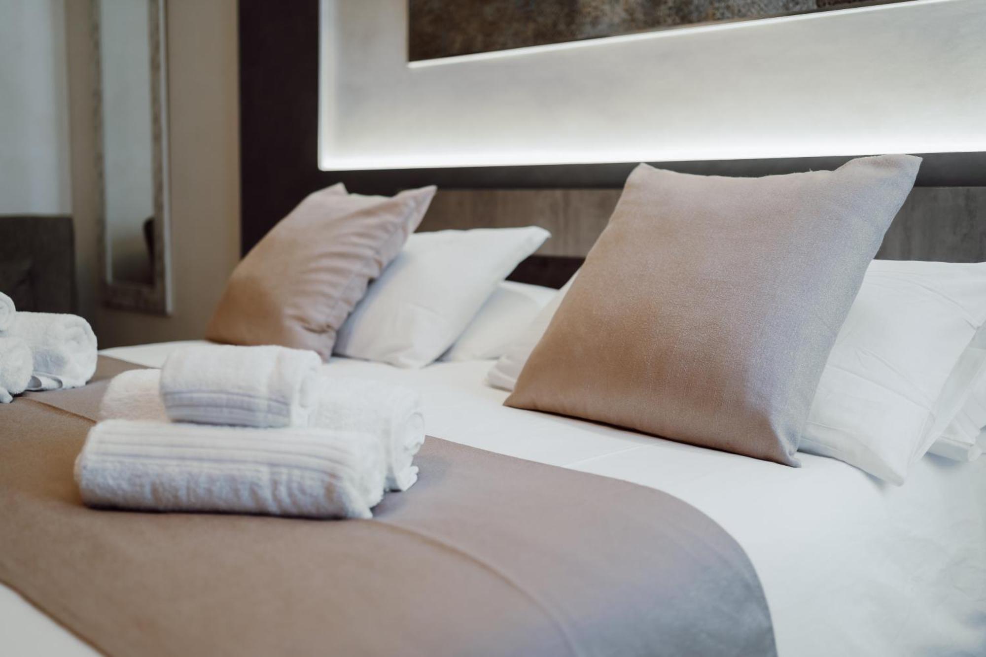 Domus Aeterna - Re Di Roma Hotel ภายนอก รูปภาพ