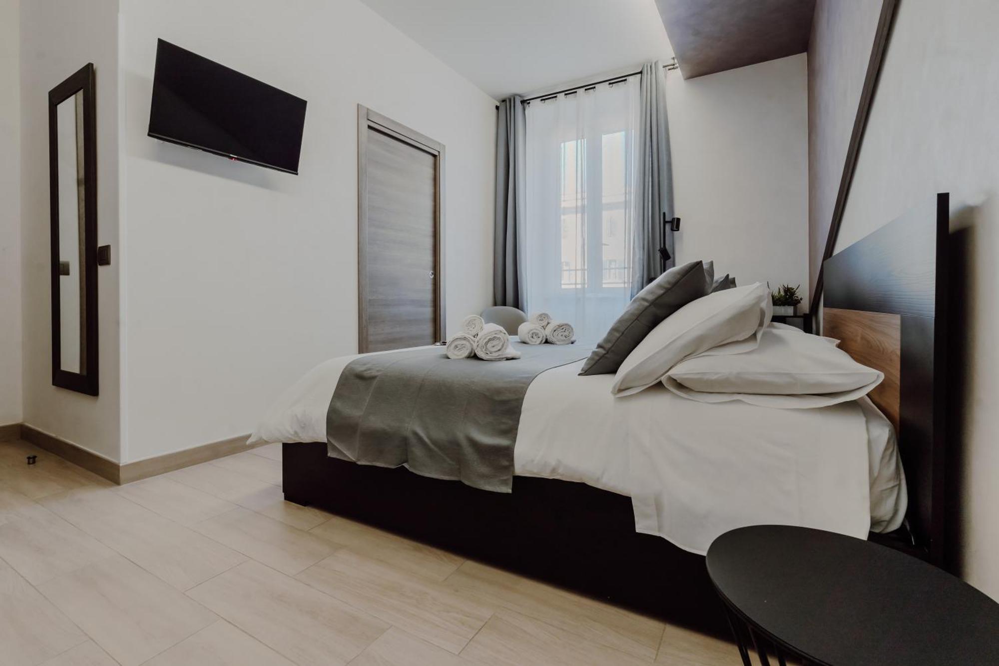 Domus Aeterna - Re Di Roma Hotel ภายนอก รูปภาพ
